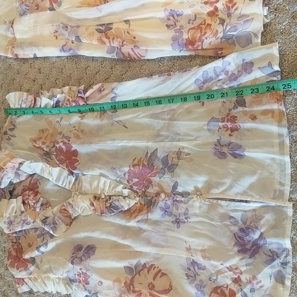 St. John couture silk two-piece set sleeveless blouse and a line pleated skirt. - Picture 15 of 16